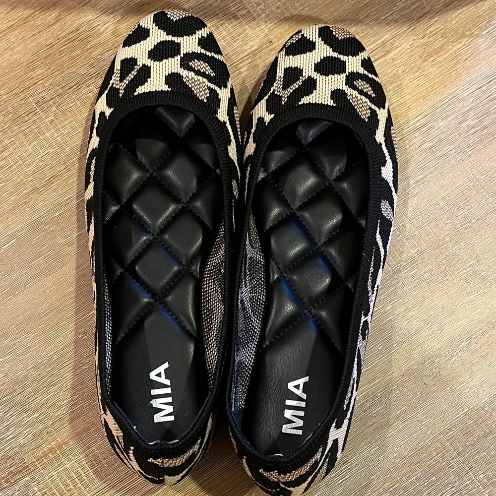 MIA Leopard Print Ballet Flats - Picture 6 of 10